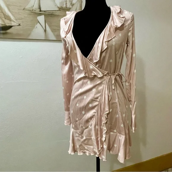 Urban Outfitters Light Pink Oversized Polka Dot Long Sleeve Wrap Dress - Picture 3 of 8